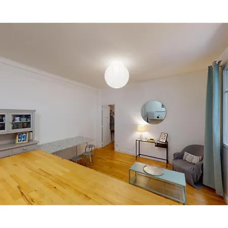 Joivy Sleek Flat Near The Eiffel Tower